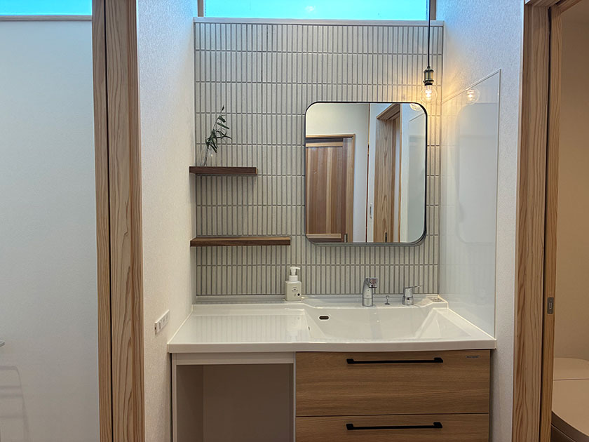 新産住拓半造作洗面台