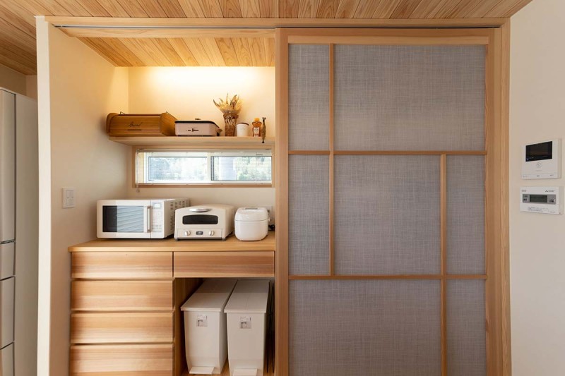 大好きな木に囲まれた、おしゃれな平屋