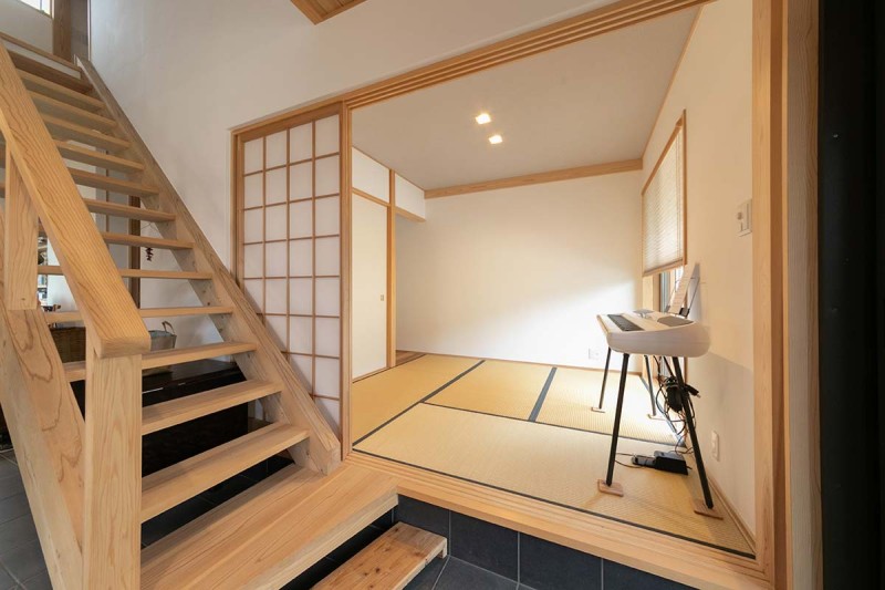 土間を中心に、“家族”と“ソト”と、つながる住まい